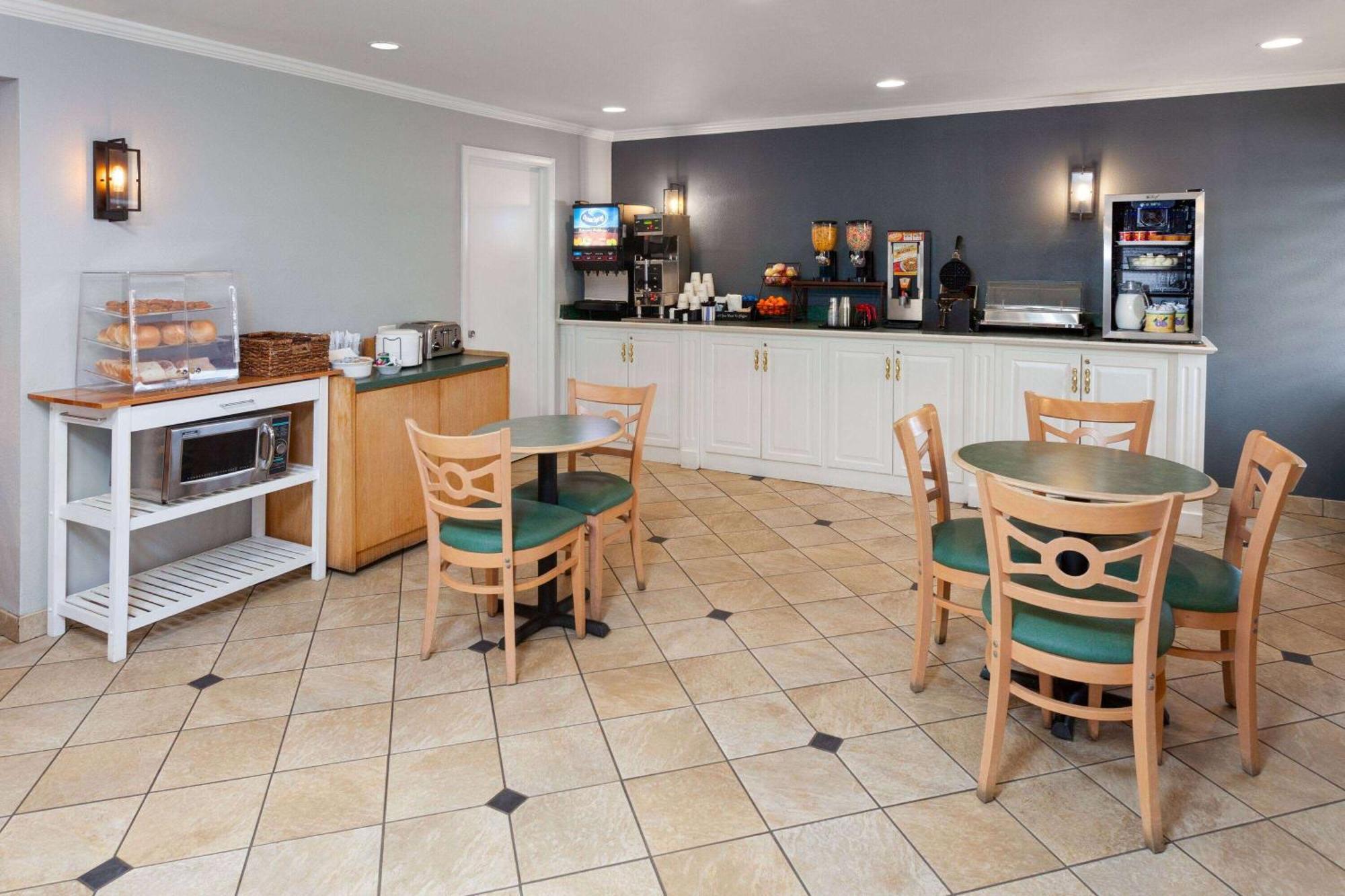 La Quinta Inn By Wyndham Cleveland Independence Exterior foto